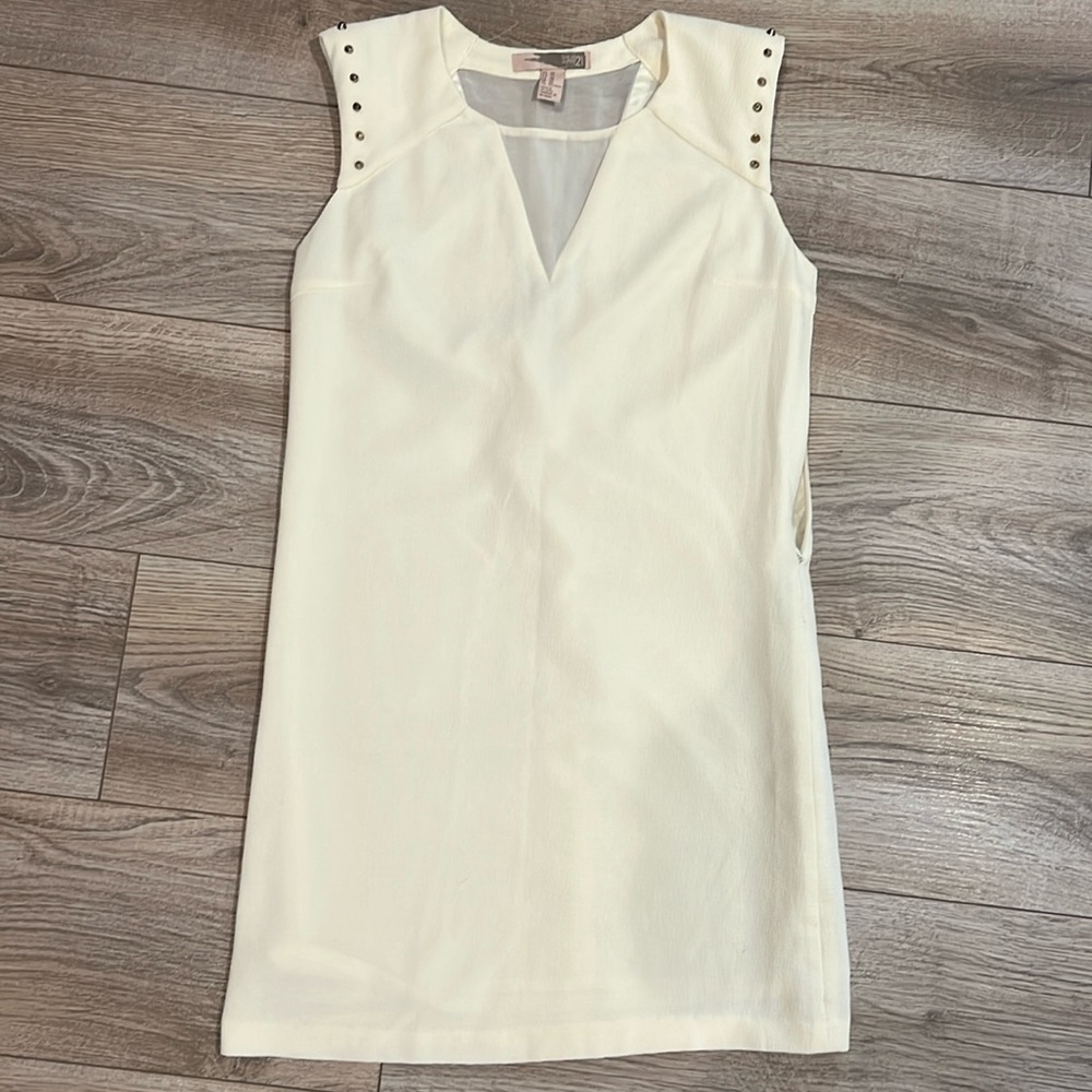 Cute white dress size xs